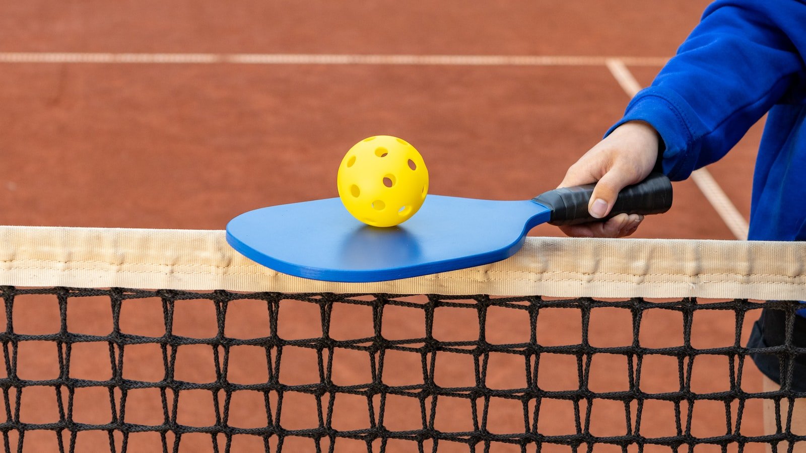 Finding the Perfect⁤ Pickleball⁤ Balls for ⁣Kids: Bounce​ and Feel Matters
