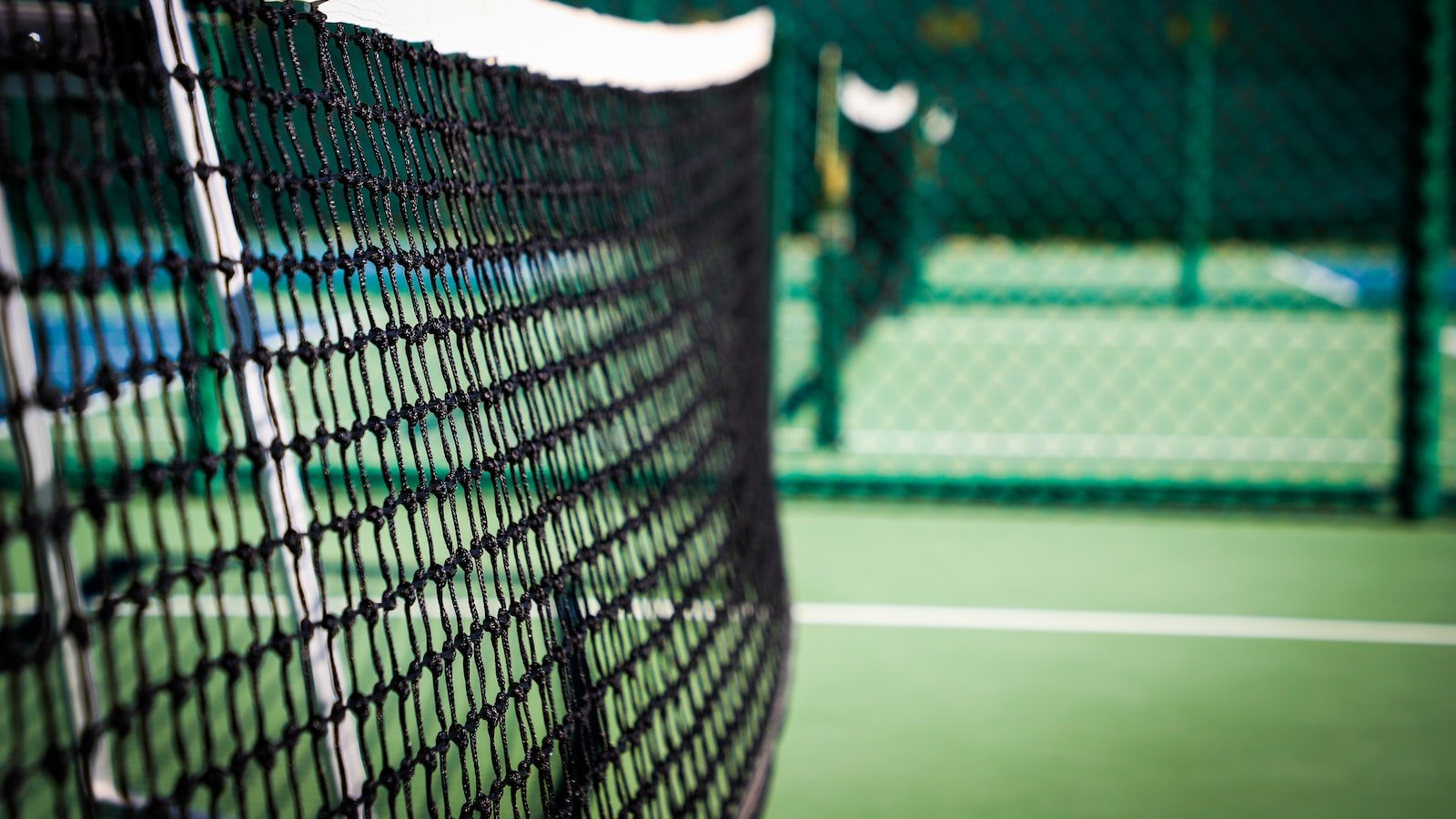 Pickleball Communities vs. Tennis Communities: A Comparative Analysis